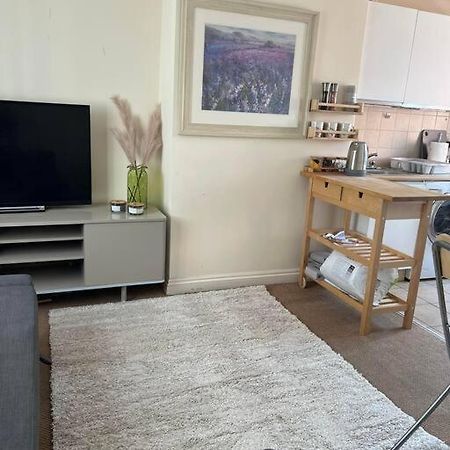 1 Bedroom Flat Sleeps 4 In Abingdon Oxfordshire Buitenkant foto
