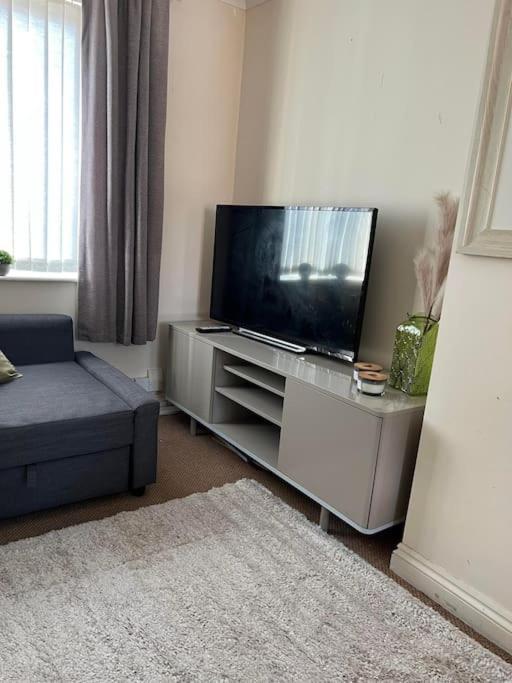 1 Bedroom Flat Sleeps 4 In Abingdon Oxfordshire Buitenkant foto
