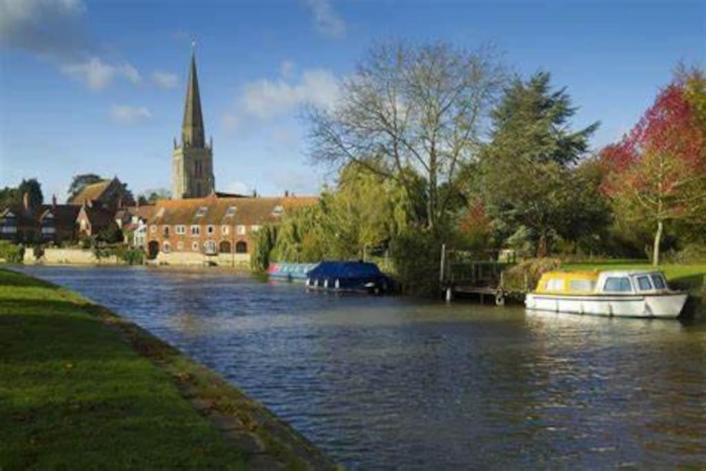 1 Bedroom Flat Sleeps 4 In Abingdon Oxfordshire Buitenkant foto