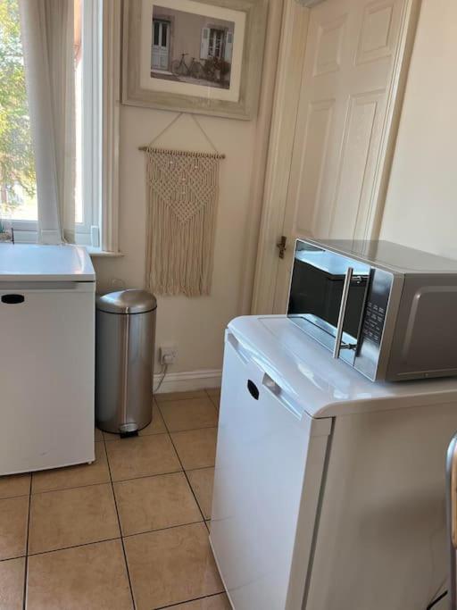 1 Bedroom Flat Sleeps 4 In Abingdon Oxfordshire Buitenkant foto