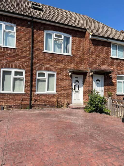 1 Bedroom Flat Sleeps 4 In Abingdon Oxfordshire Buitenkant foto