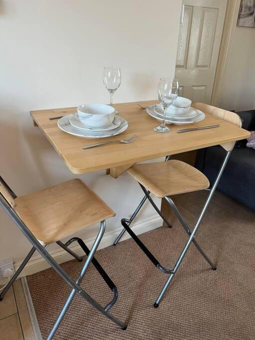1 Bedroom Flat Sleeps 4 In Abingdon Oxfordshire Buitenkant foto